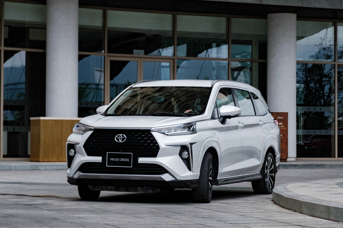 Giá xe Toyota Veloz Cross 2022: giá lăn bánh, khuyến mãi Tháng 12 tại Khánh Hòa